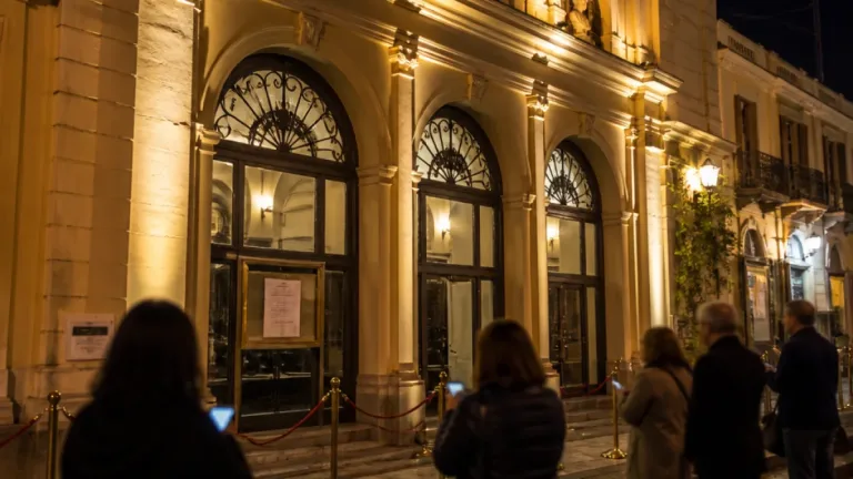 Sciopero nazionale del 27 ottobre: possibili disagi alle stagioni del Teatro di Napoli
