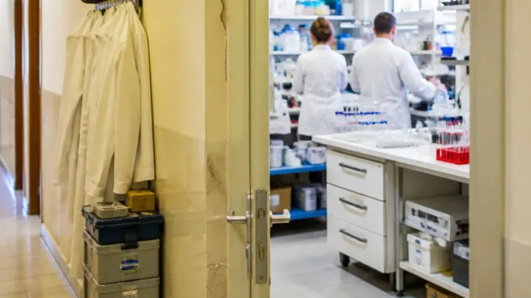 Il Tigem di Pozzuoli riparte: i ricercatori tornano progressivamente nei laboratori dopo il terremoto